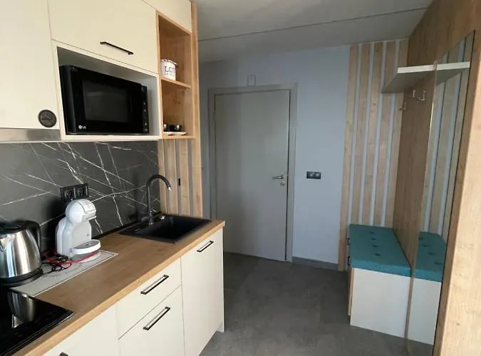 генезис אקהטופול