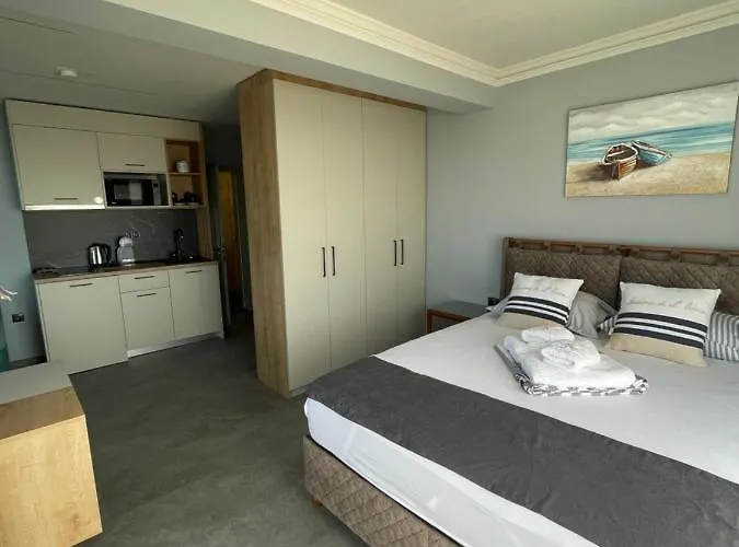 генезис * אקהטופול