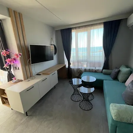 генезис Apartment Ahtopol